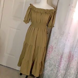 New,no tag, not been use Puffy off shoulder dress